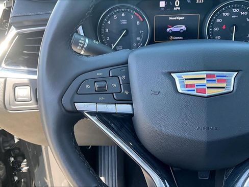 Used 2024 Cadillac XT6 Premium Luxury w/ Technology Package FWD image 20