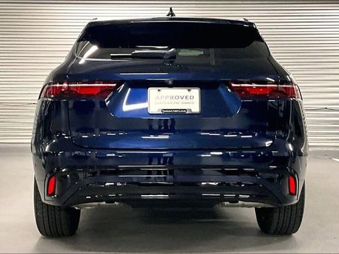 Certified 2025 Jaguar F-PACE R-Dynamic S image 3