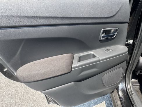 Used 2025 Mitsubishi Outlander Sport AWD image 22