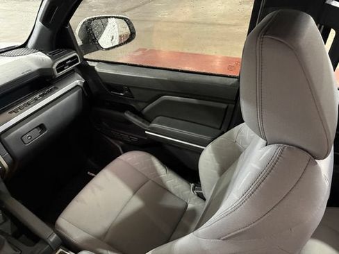 Used 2025 Toyota Tacoma SR5 AWD/4WD image 24