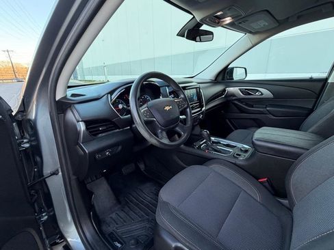 Used 2018 Chevrolet Traverse LS image 28