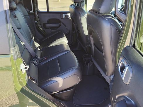 Used 2021 Jeep Gladiator Sport image 11