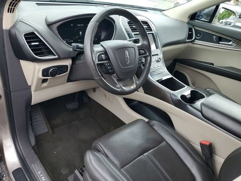 Used 2019 Lincoln Nautilus Reserve FWD image 6