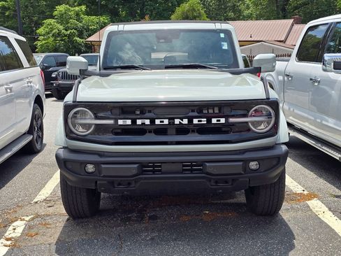 Used 2023 Ford Bronco Outer Banks AWD/4WD image 3