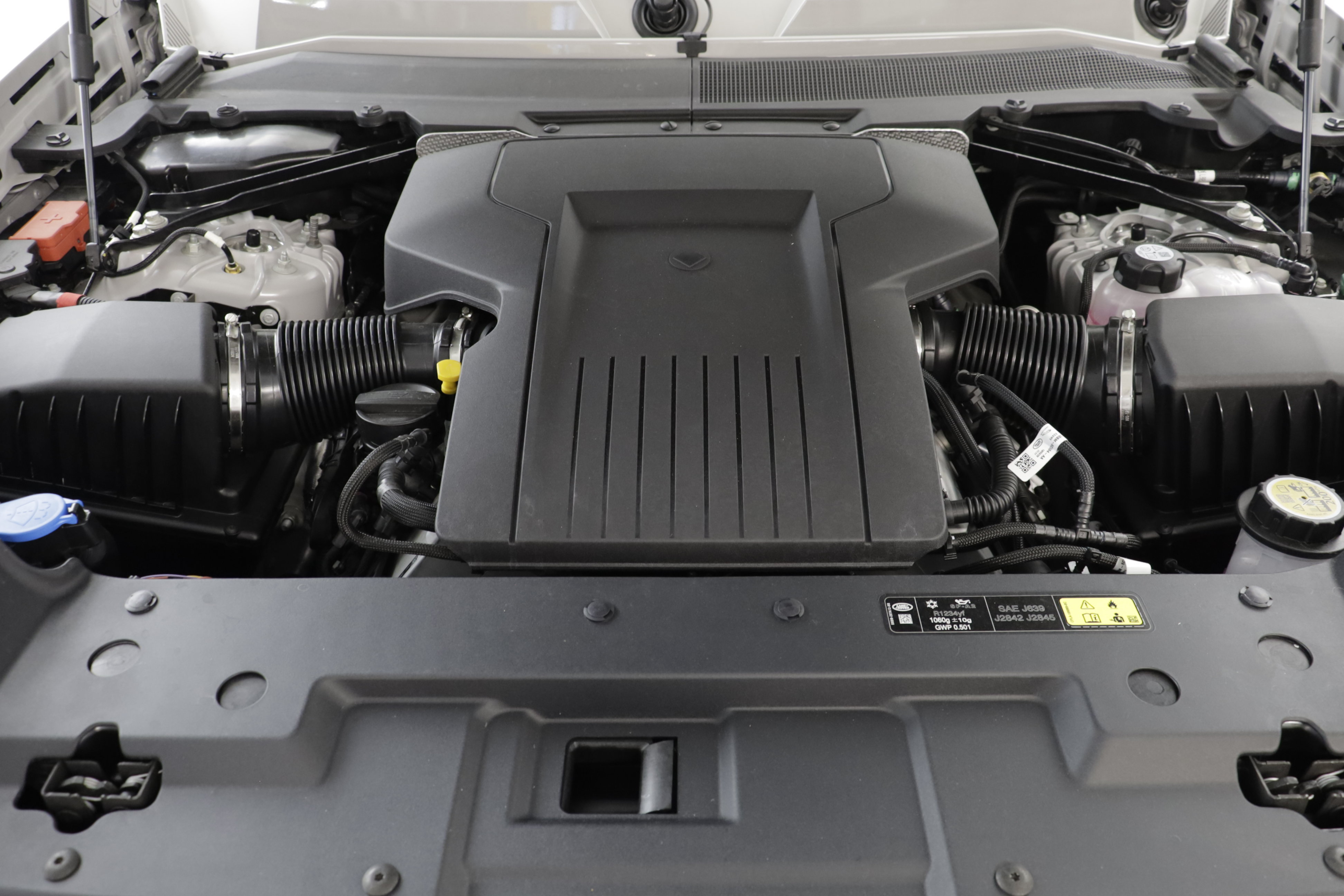 New 2026 Land Rover Defender 110 OCTA AWD/4WD image 25