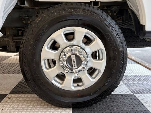 Used 2024 Ford F350 XLT w/ FX4 Off-Road Package AWD/4WD image 11