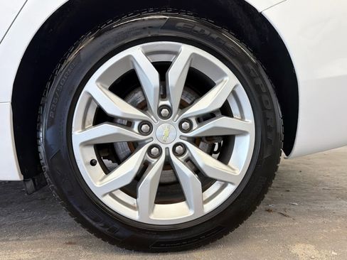Used 2020 Chevrolet Impala LT FWD image 9