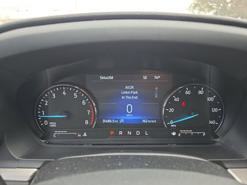 Used 2021 Ford Explorer XLT image 18