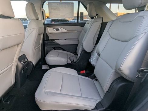 New 2026 Ford Explorer Active image 17