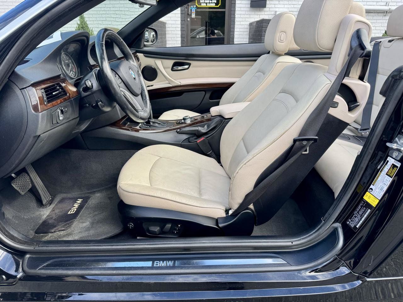 Used 2011 BMW 328i Convertible RWD image 18