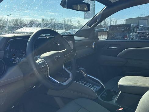 Used 2025 Chevrolet Colorado ZR2 image 8