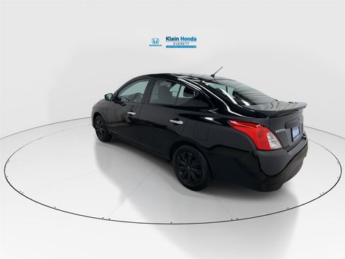 Used 2018 Nissan Versa SV FWD image 8
