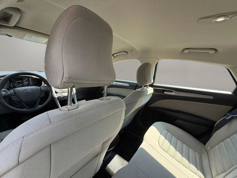 Used 2017 Ford Fusion S FWD image 19