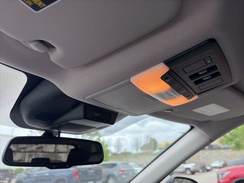 Used 2021 Nissan Rogue SL w/ Premium Package image 21