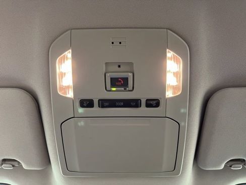 Used 2023 Toyota Highlander L FWD image 36