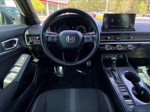 Used 2023 Honda Civic Sport image 6