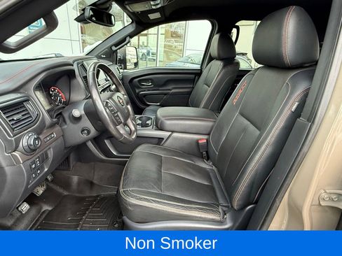 Used 2021 Nissan Titan PRO-4X w/ Pro-4x Convenience Package image 12