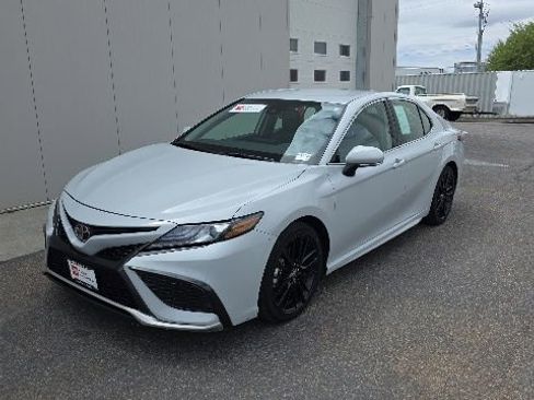 Used 2024 Toyota Camry XSE FWD image 1