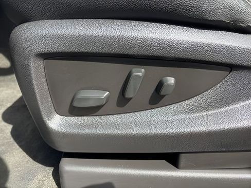 Used 2018 Chevrolet Tahoe Premier image 17