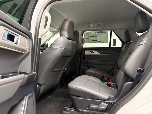 New 2026 Ford Explorer Active w/ Active Comfort Package image 17