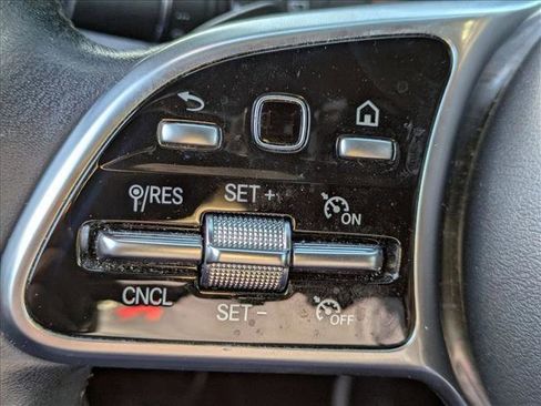 Used 2020 Mercedes-Benz GLC 300 4MATIC image 8