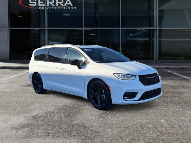 Used 2025 Chrysler Pacifica Limited FWD image 7