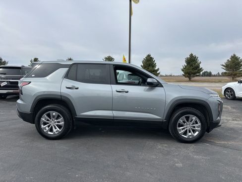 Used 2025 Chevrolet Equinox LT image 4