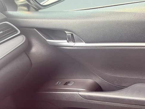Used 2023 Toyota Camry SE FWD image 13