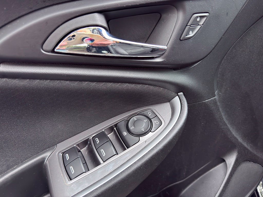 Used 2024 Chevrolet Malibu LT FWD image 24