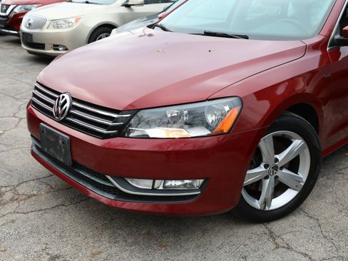 Used 2015 Volkswagen Passat 1.8T Limited Edition image 2