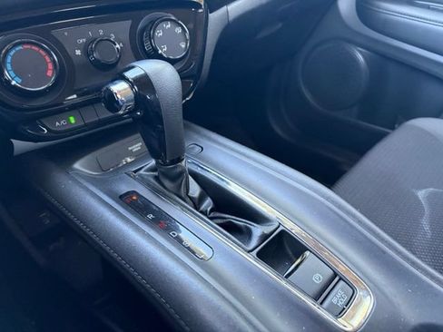 Used 2020 Honda HR-V LX image 22