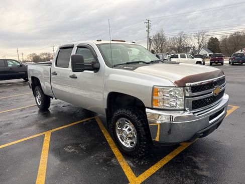 Used 2012 Chevrolet Silverado 2500 W/T w/ Snow Plow Prep Package image 4