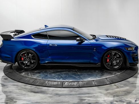 Used 2022 Ford Mustang Shelby GT500 w/ Carbon Fiber Track Pack image 18