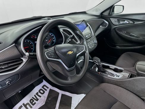 Used 2022 Chevrolet Malibu LT FWD image 9