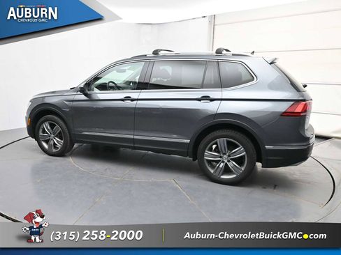 Used 2020 Volkswagen Tiguan SEL AWD/4WD image 17