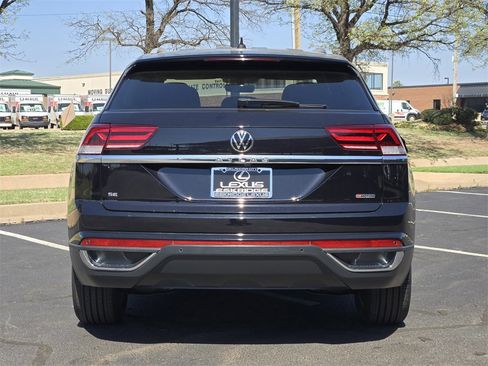Used 2022 Volkswagen Atlas Cross Sport SE image 6