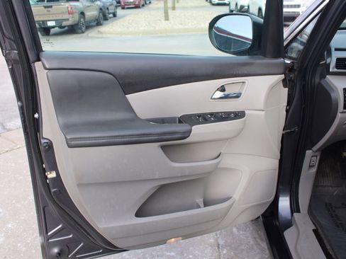 Used 2016 Honda Odyssey SE image 18