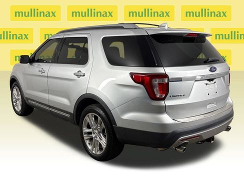 Used 2017 Ford Explorer Limited FWD image 7