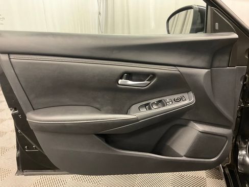 Used 2025 Nissan Sentra SV FWD image 15