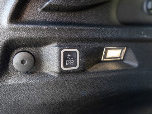 Used 2021 Jeep Grand Cherokee L Limited AWD/4WD image 10