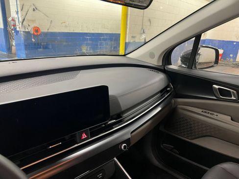Used 2026 Kia Carnival FWD image 34