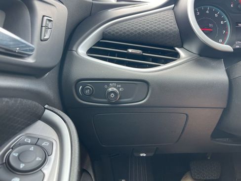 Used 2024 Chevrolet Malibu LT image 22