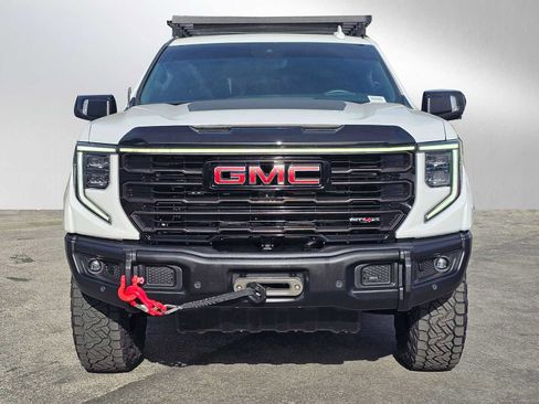 Used 2024 GMC Sierra 1500 AT4X image 8
