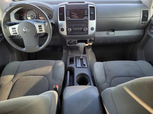 Used 2016 Nissan Frontier SV image 13