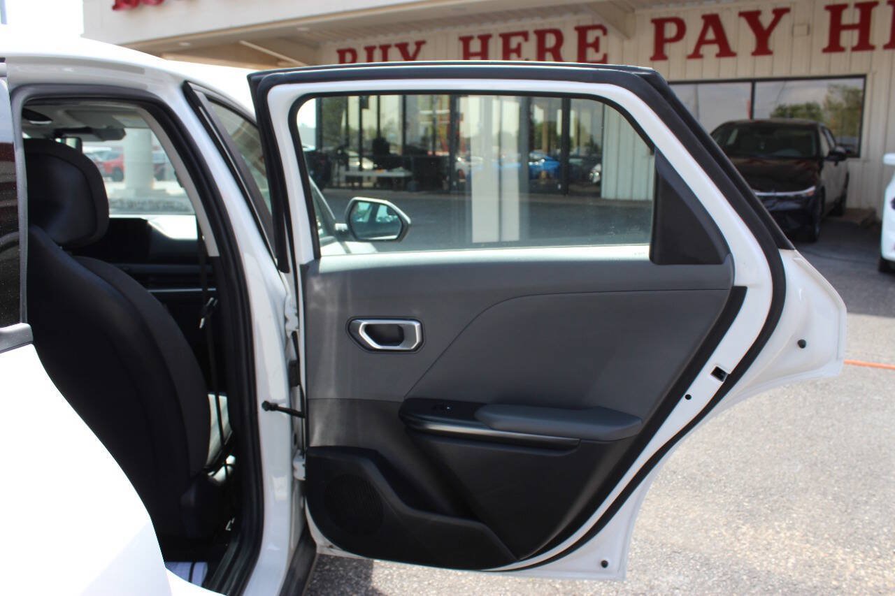 Used 2025 Kia K4 FWD image 11