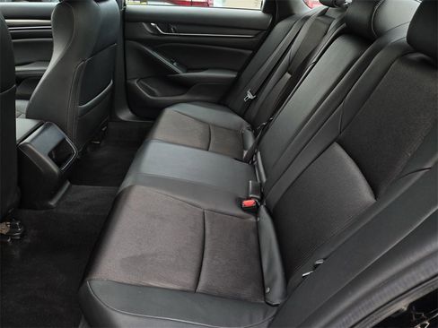 Used 2019 Honda Accord Sport image 12