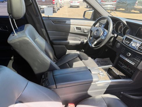 Used 2016 Mercedes-Benz E 350 Sedan image 18