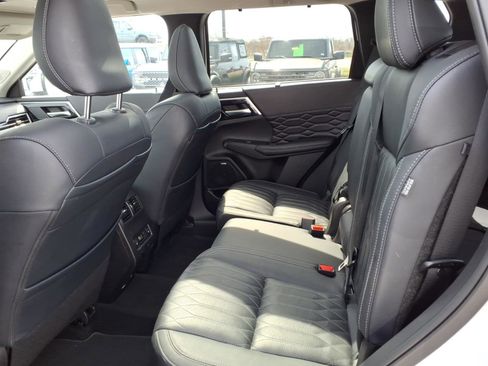 Used 2025 Mitsubishi Outlander SEL FWD image 28