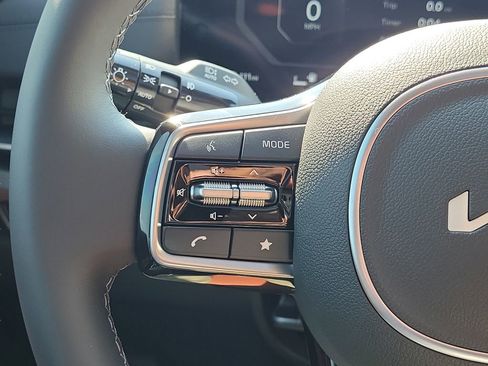 New 2026 Kia Carnival SX FWD image 25