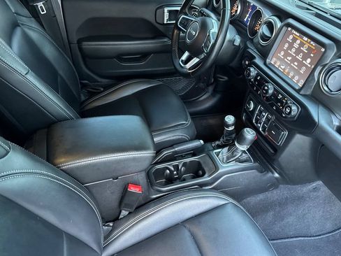 Used 2021 Jeep Wrangler Unlimited Sahara w/ Uconnect 4C Nav & Sound Group AWD/4WD image 16